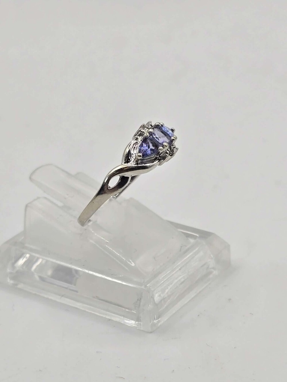Genuine Tanzanite & Diamond Ring 10k White Gold Size 8! - Picture 2 of 6